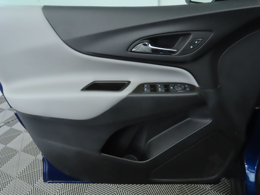 Thumbnail: 2023 Chevrolet Equinox - 24