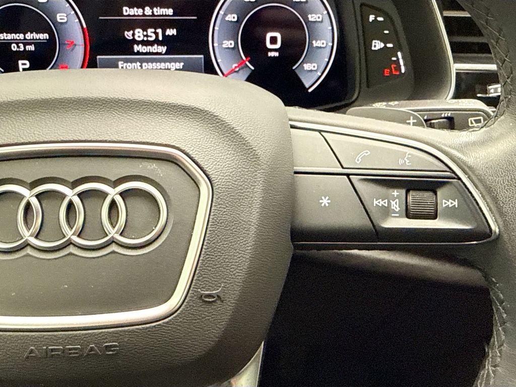 Thumbnail: 2023 Audi Q8 - 12