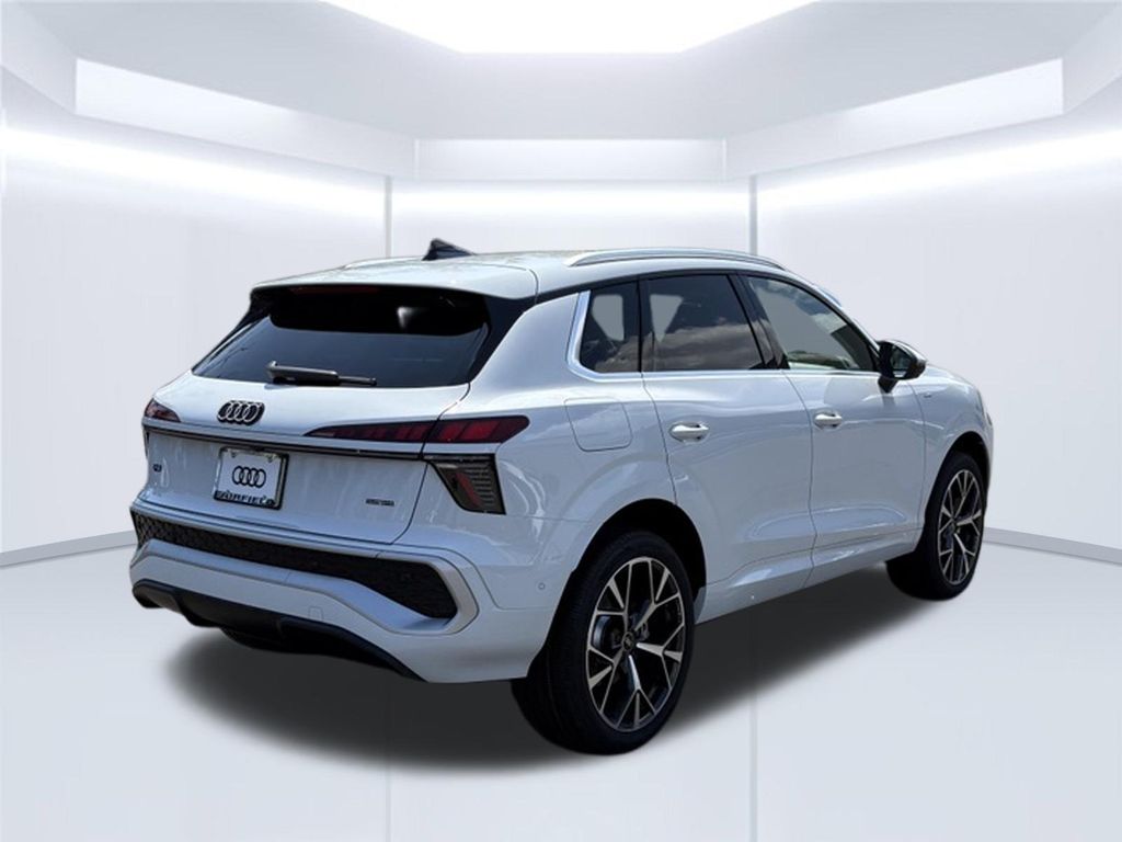 Thumbnail: 2026 Audi Q3 - 8