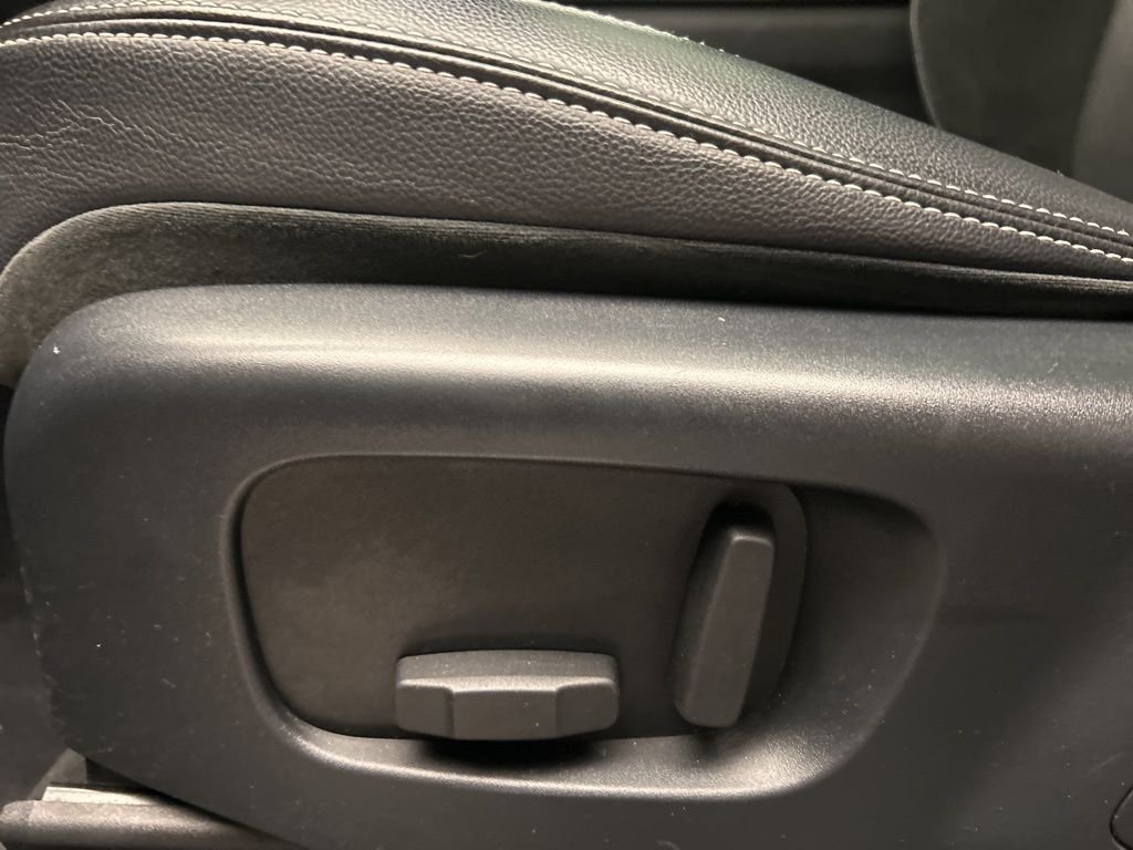 Thumbnail: 2018 Land Rover Range Rover Velar - 13