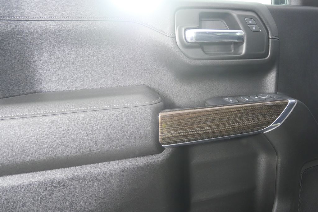 Thumbnail: 2020 Chevrolet Silverado 1500 - 9