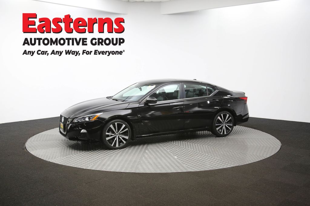 Used 2022 Black Nissan 2.0 SR image 57
