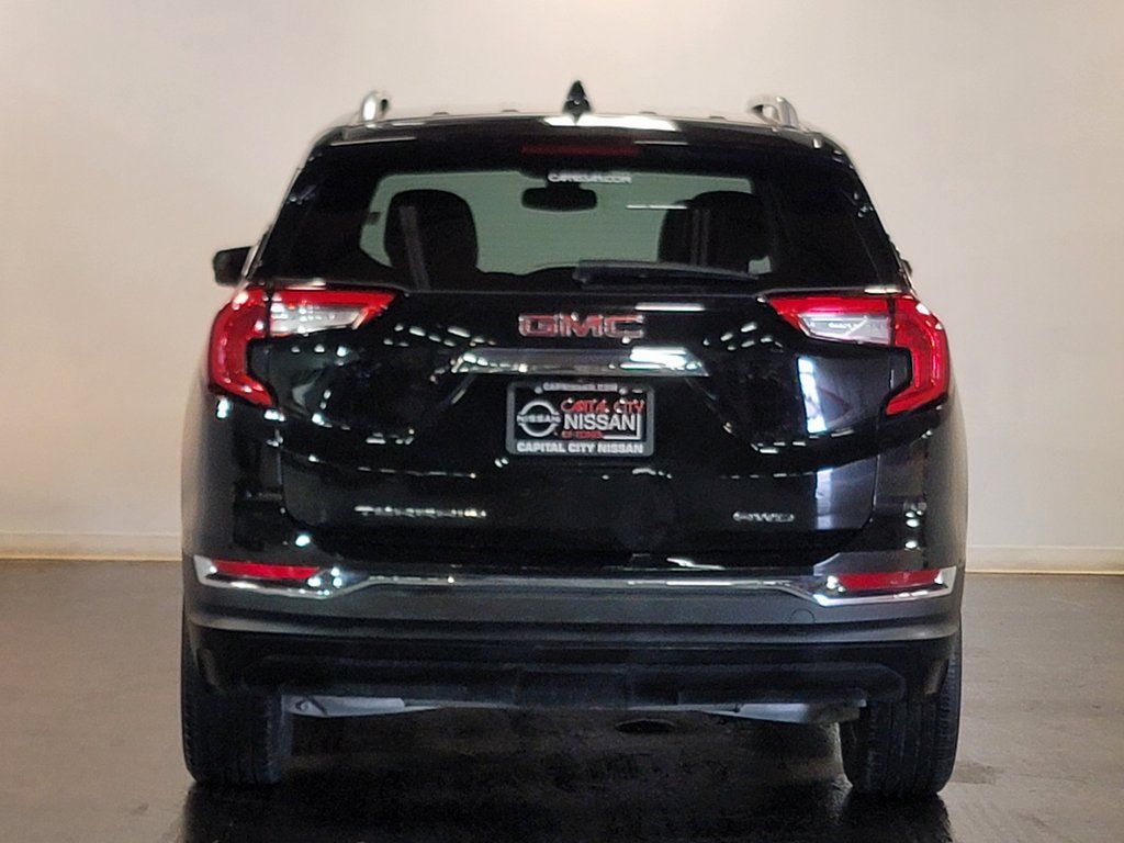 2024 GMC Terrain SLT photo