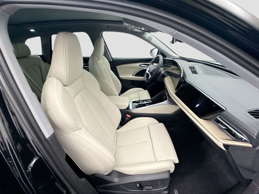 Thumbnail: 2025 Audi Q5 - 19