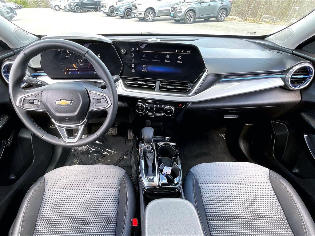 2025 Chevrolet Trax — photo 20
