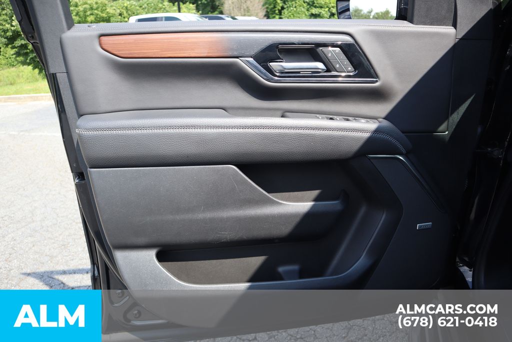 Used 2025 Black GMC Denali image 15