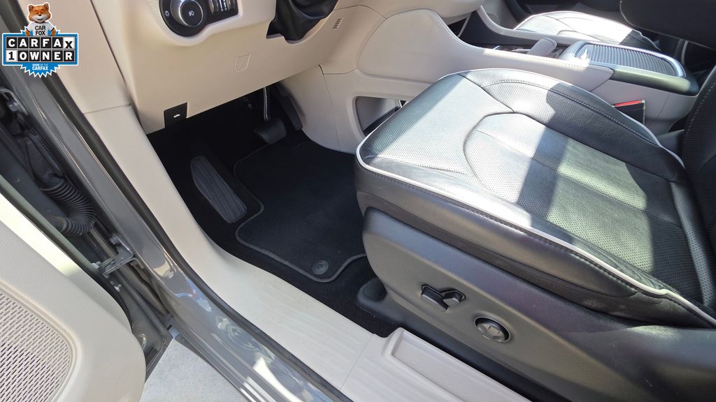 2023 Chrysler Pacifica Limited - Photo 23