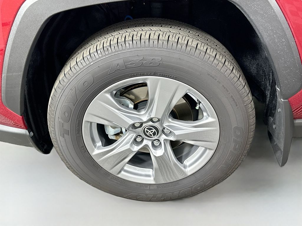 Thumbnail: 2025 Toyota RAV4 - 32