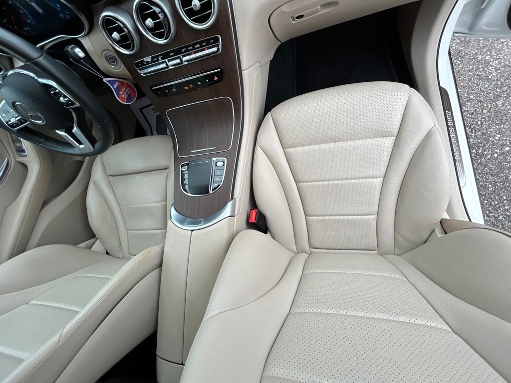 Used 2022  Mercedes-Benz GLC 300 image 40
