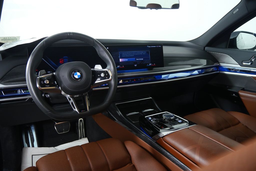 Thumbnail: 2023 BMW 7 Series - 18