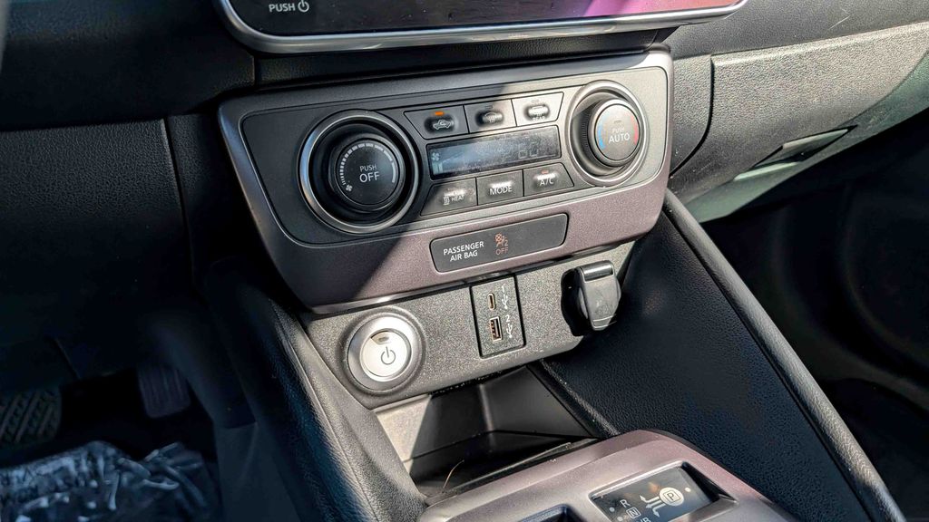 Used 2022 Nissan Leaf S 4D Hatchback