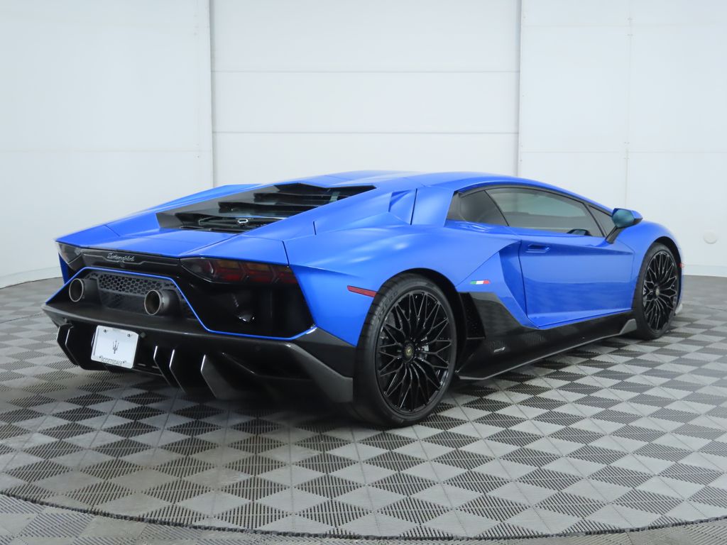 2022 Lamborghini Aventador  5