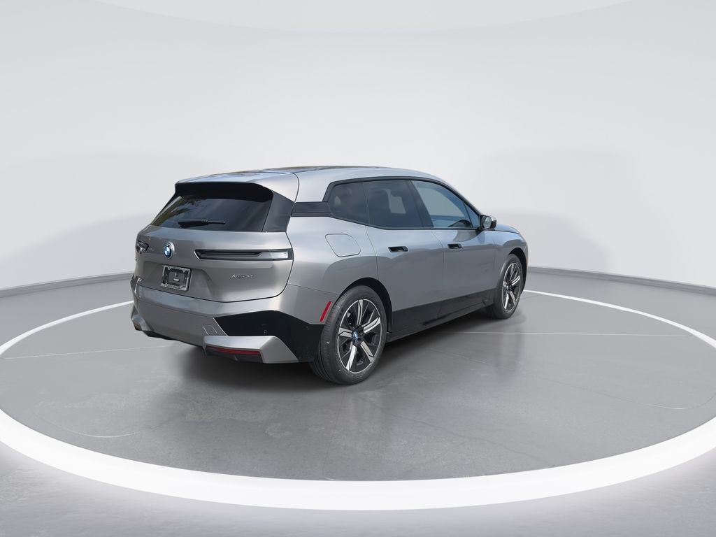 Thumbnail: 2023 BMW iX - 8