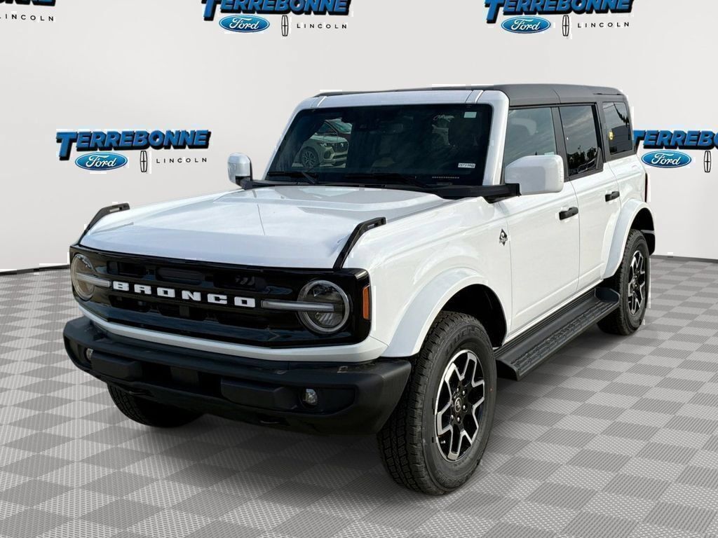 Oxford White 2026 Ford Bronco SUV / Crossover Four-Wheel Drive Automatic