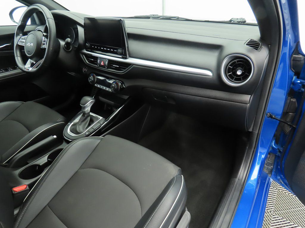 Thumbnail: 2022 Kia Forte - 18