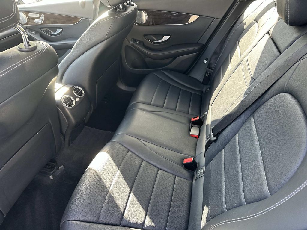 Thumbnail: 2016 Mercedes-Benz GLC - 26