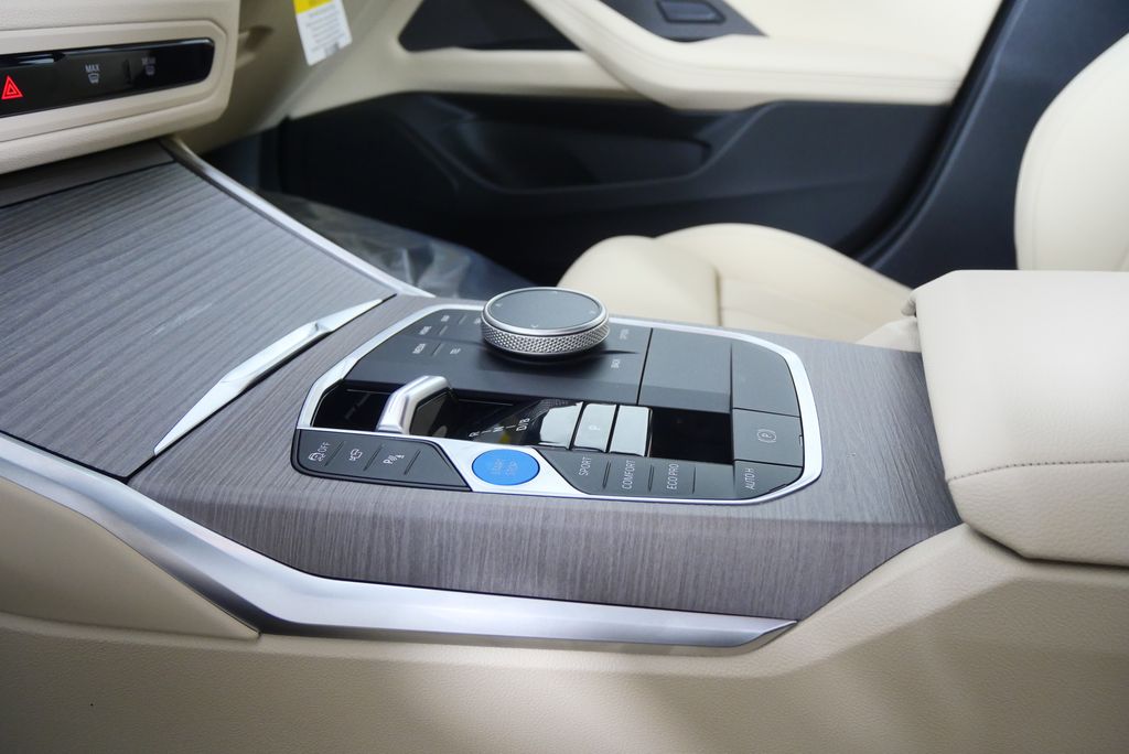 Thumbnail: 2025 BMW i4 - 23