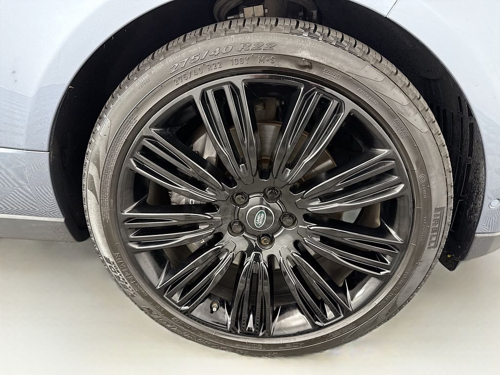 Thumbnail: 2020 Land Rover Range Rover - 32