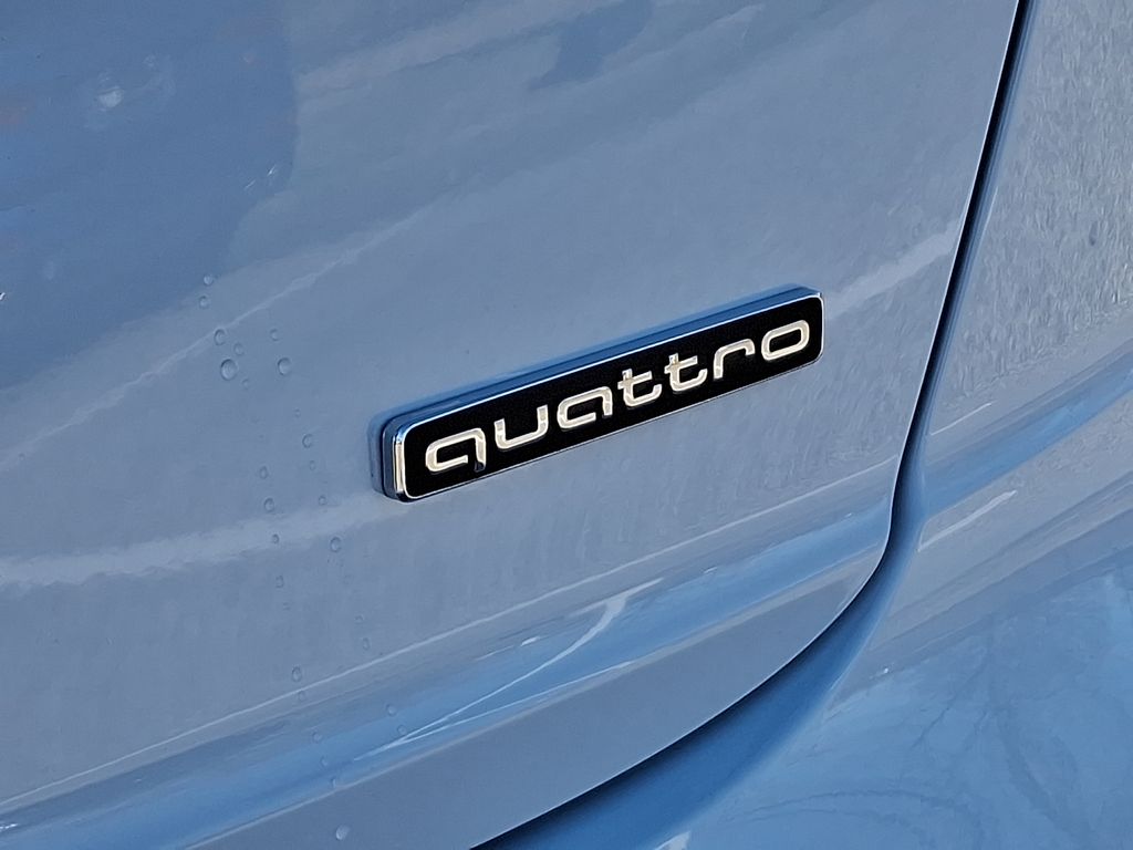 Thumbnail: 2026 Audi Q8 - 12