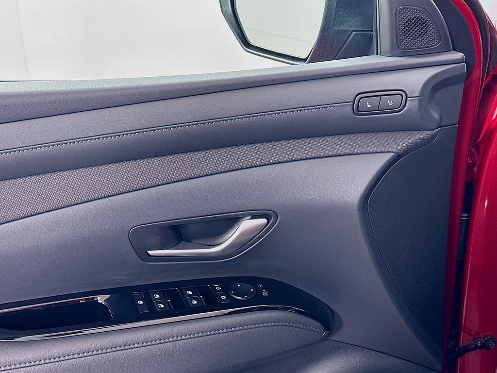 2025 Hyundai Tucson Limited 18