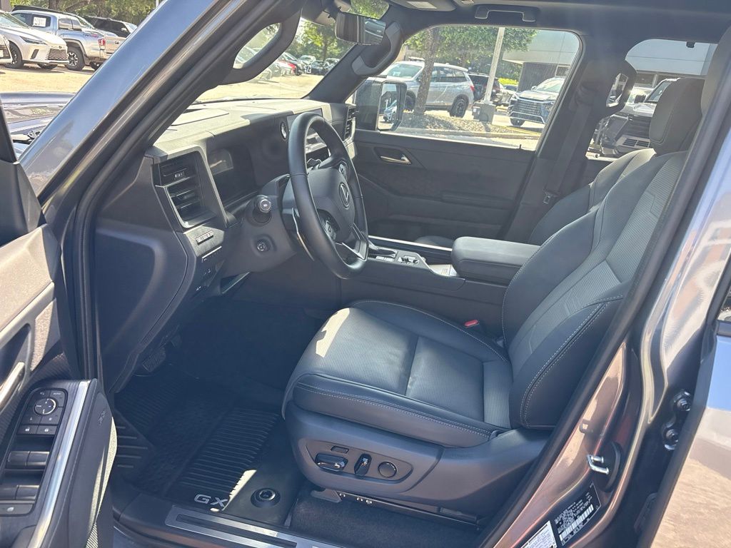 Thumbnail: 2025 Lexus GX - 17