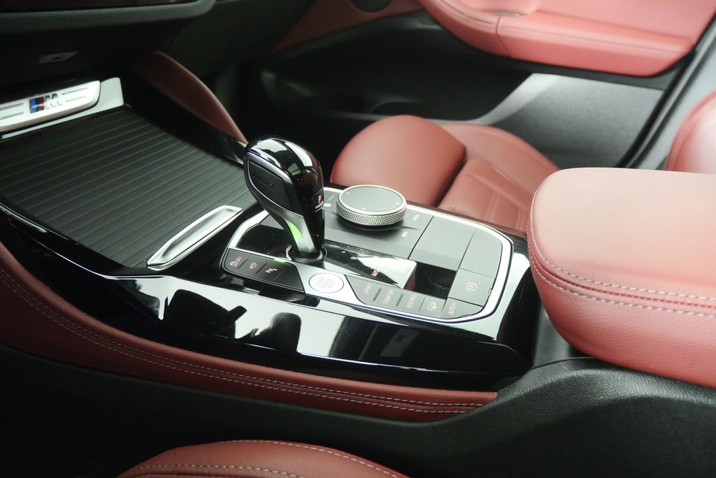 Thumbnail: 2025 BMW X4 - 28