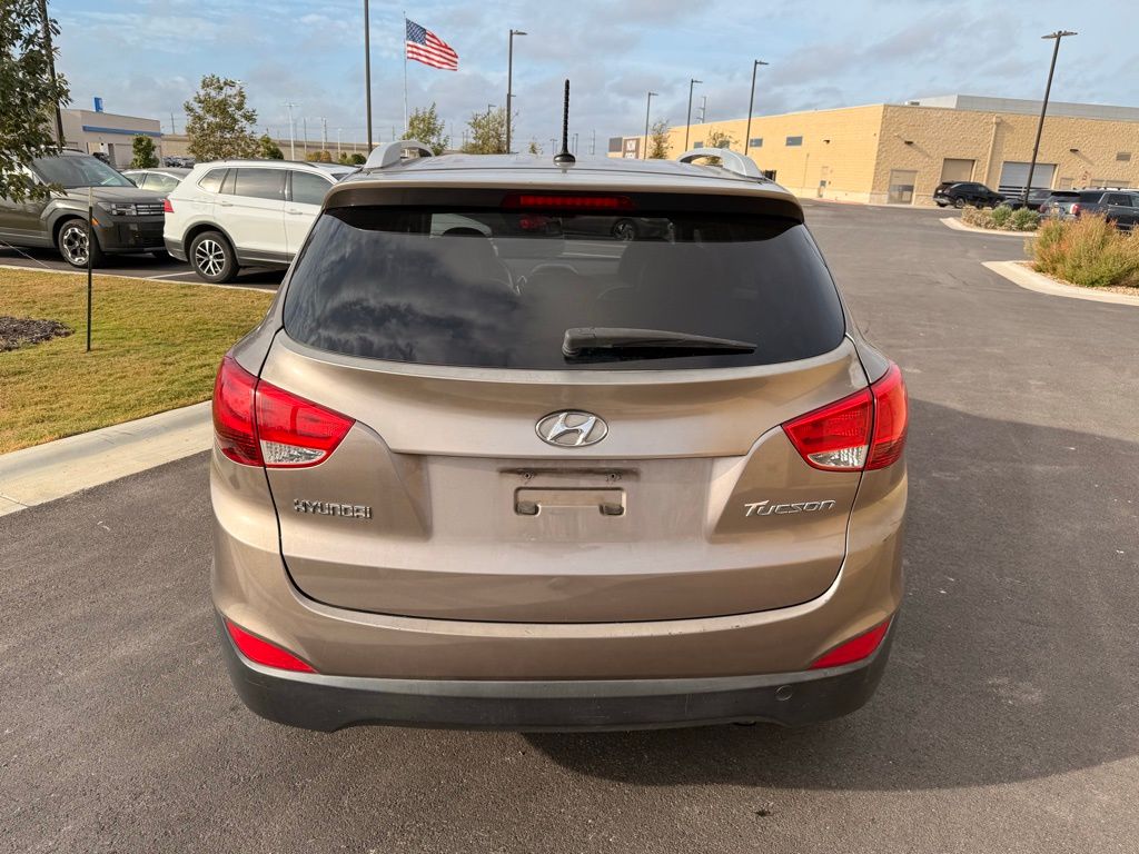 Thumbnail: 2010 Hyundai Tucson - 5
