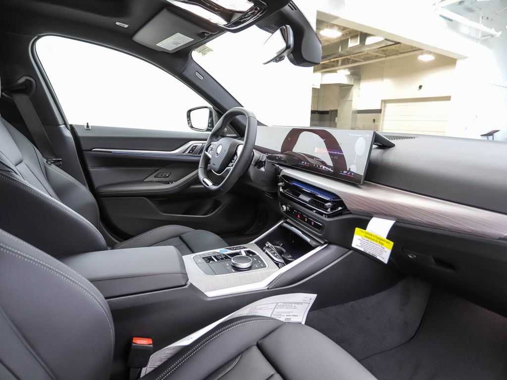 Thumbnail: 2025 BMW i4 - 30