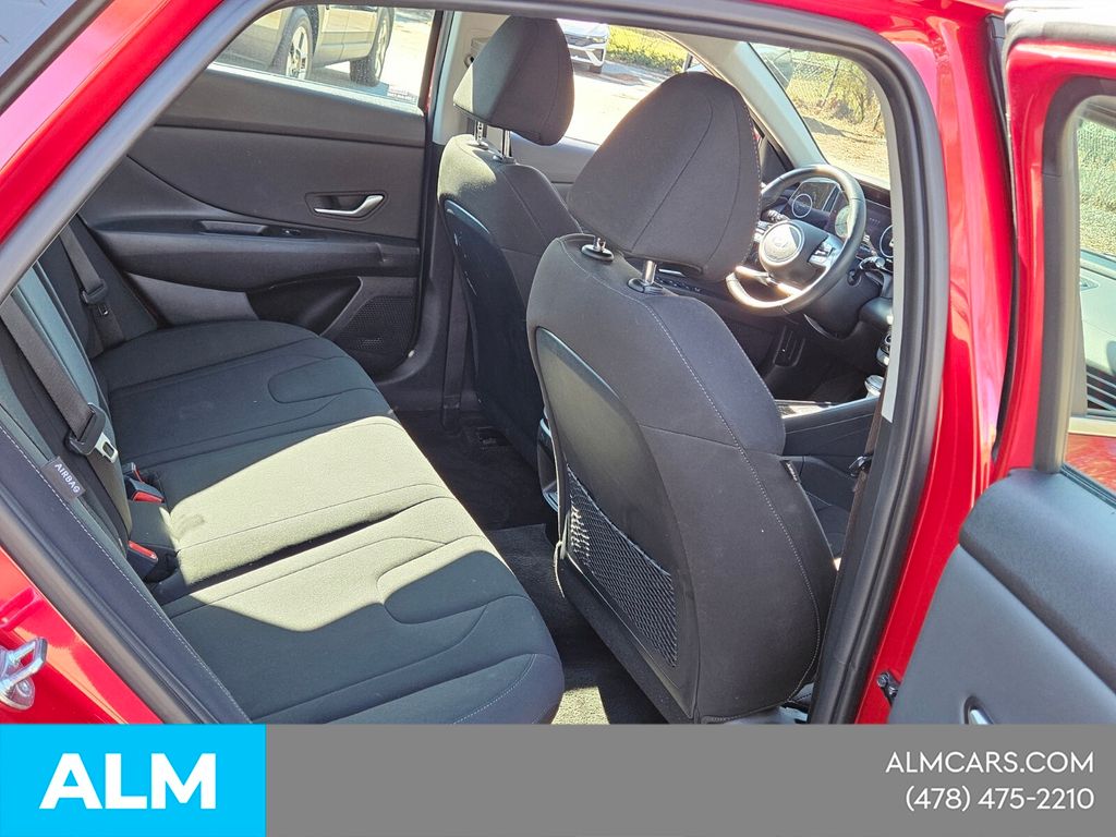 Used 2025 Red Hyundai SEL Convenience image 15