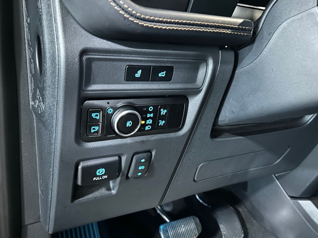 Used 2023 Agate Black Metallic Ford Platinum image 56