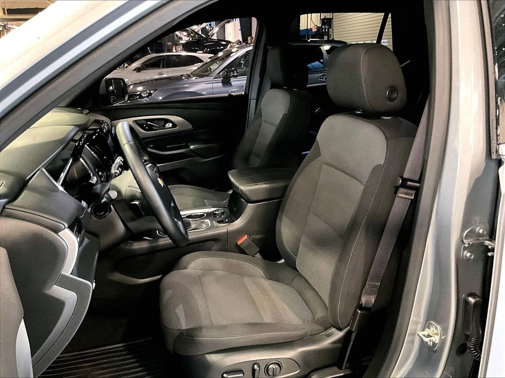 2023 Chevrolet Traverse — photo 10