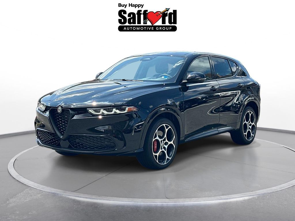 2025 Alfa Romeo Tonale Base