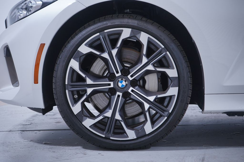 Thumbnail: 2025 BMW 3 Series - 2