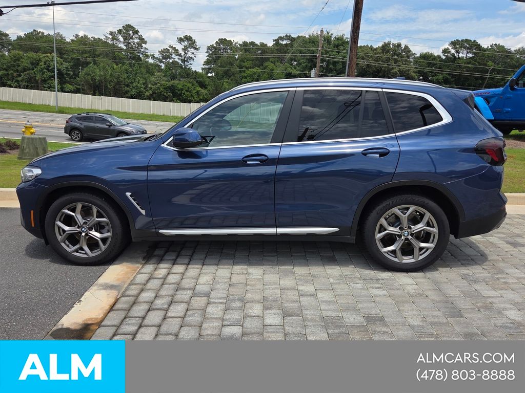 Used 2022 Blue BMW sDrive30i image 4
