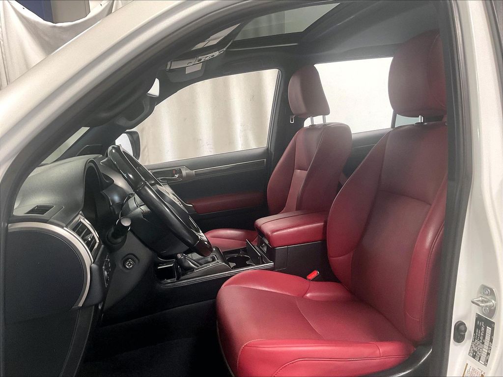 2022 Lexus GX — photo 10