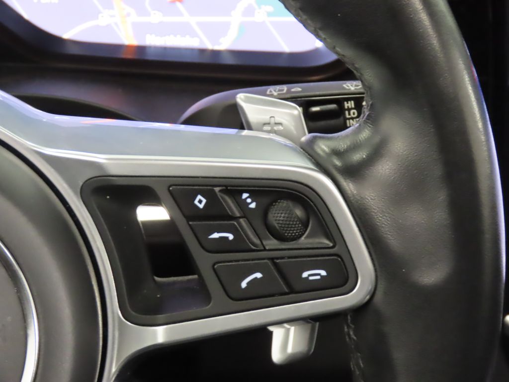 Thumbnail: 2019 Porsche Cayenne - 21
