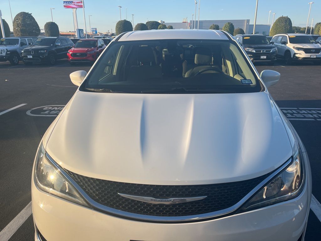 Thumbnail: 2018 Chrysler Pacifica - 2