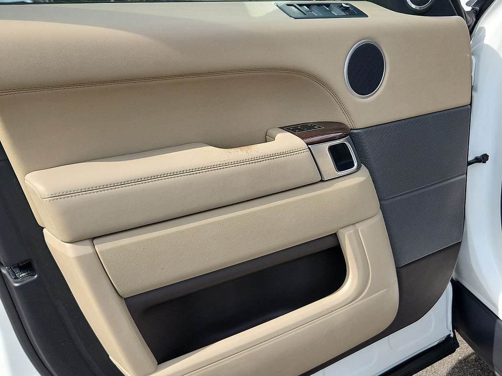 Thumbnail: 2015 Land Rover Range Rover Sport - 12