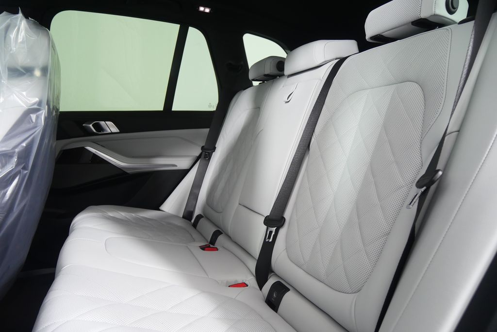 Thumbnail: 2026 BMW X5 - 15