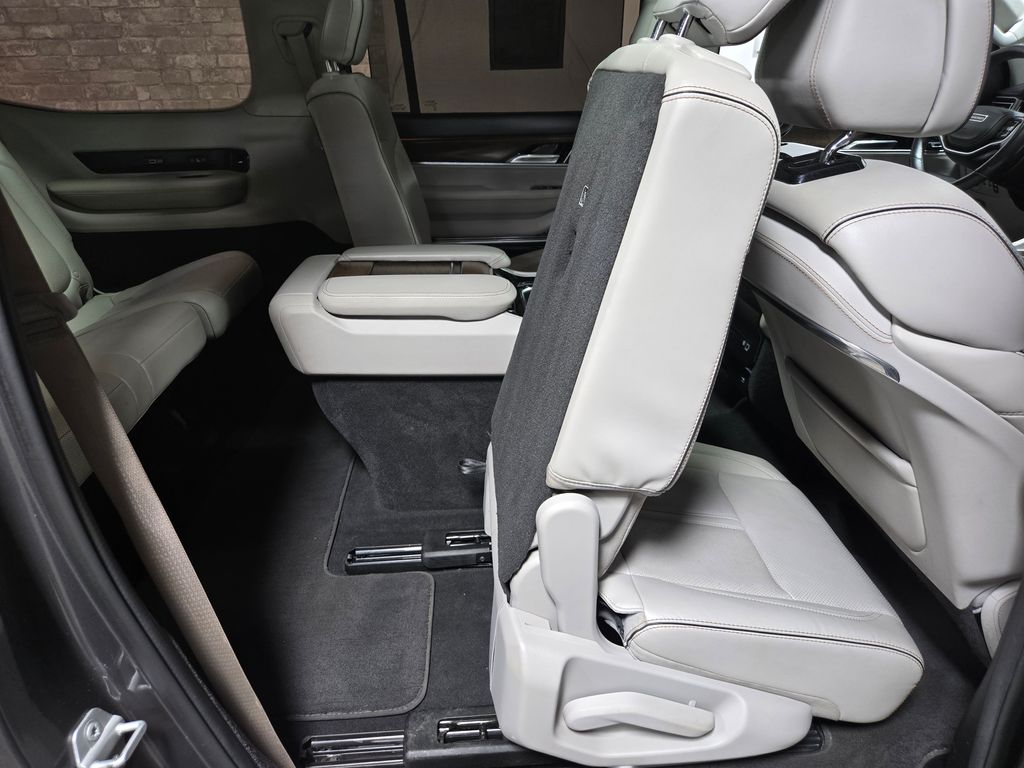 2022 Jeep Grand Wagoneer Series II - Photo 57
