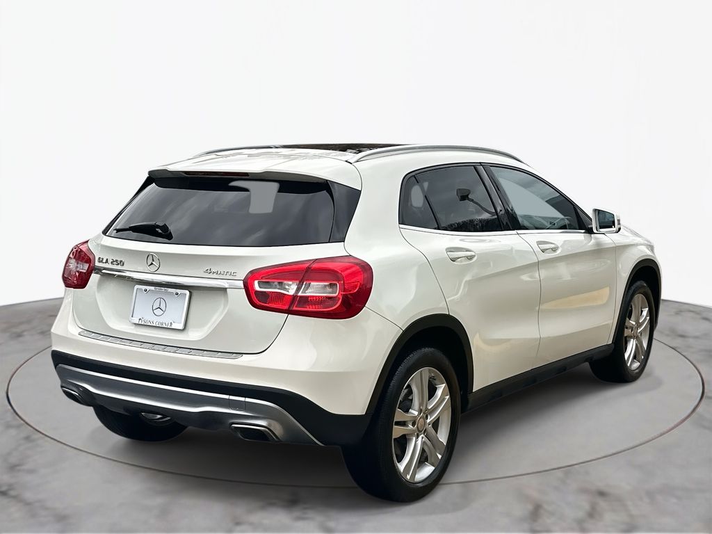 Thumbnail: 2017 Mercedes-Benz GLA - 9