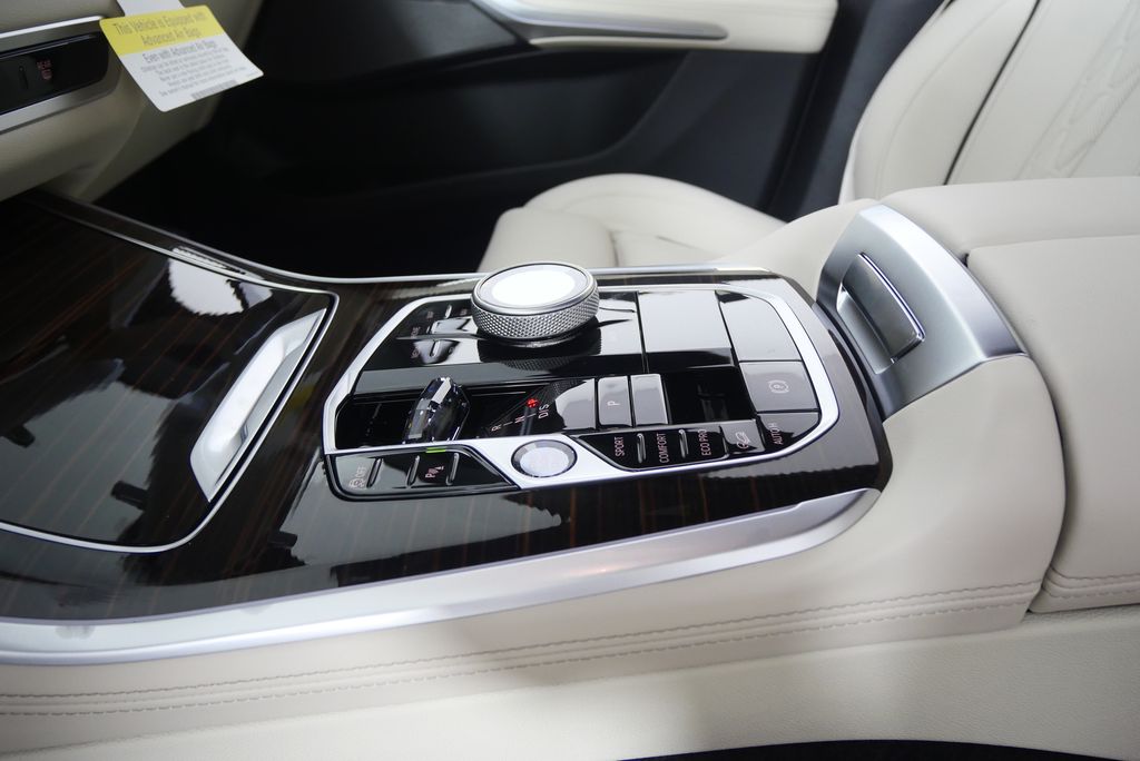 Thumbnail: 2026 BMW X5 - 22