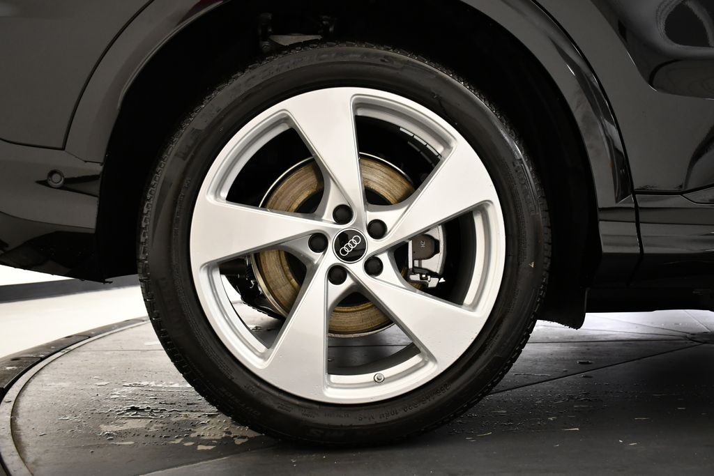 Thumbnail: 2025 Audi Q5 - 15