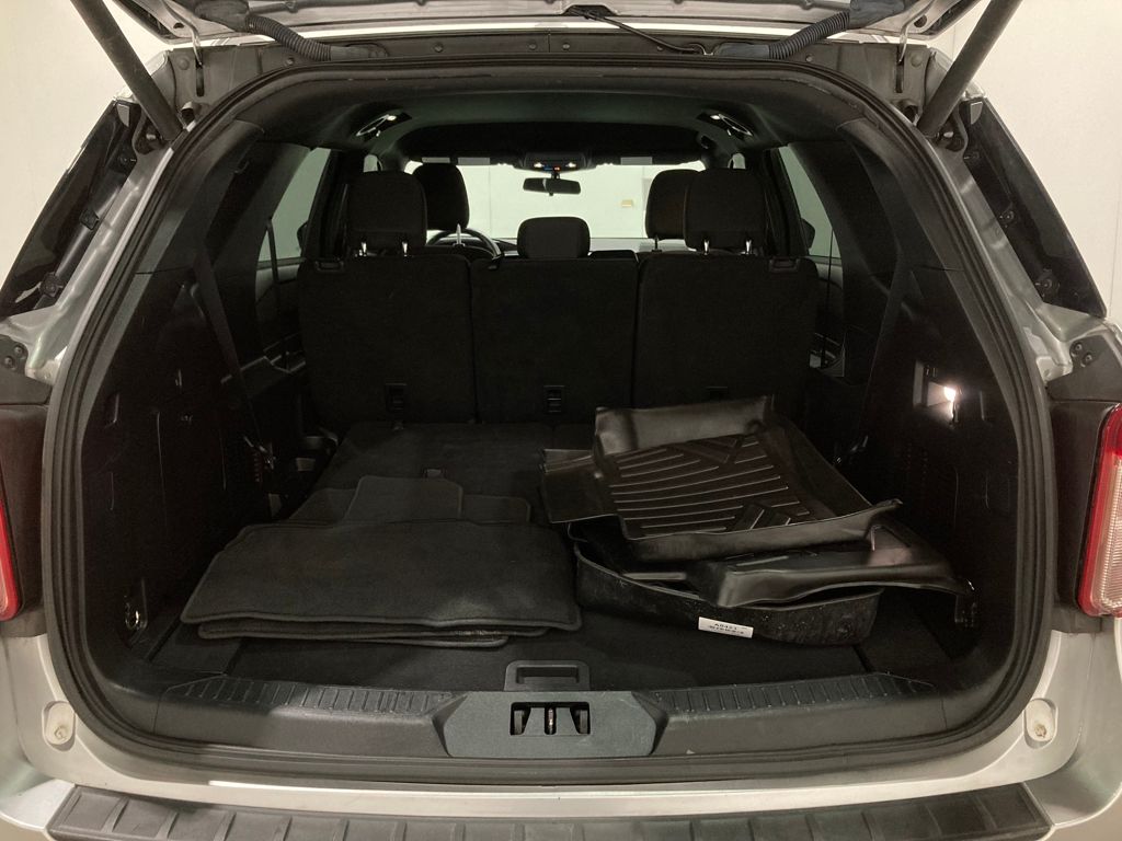 2020 Ford Explorer XLT photo 4