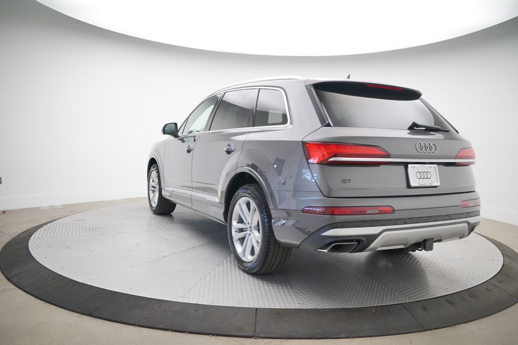 2025 Audi Q7  3