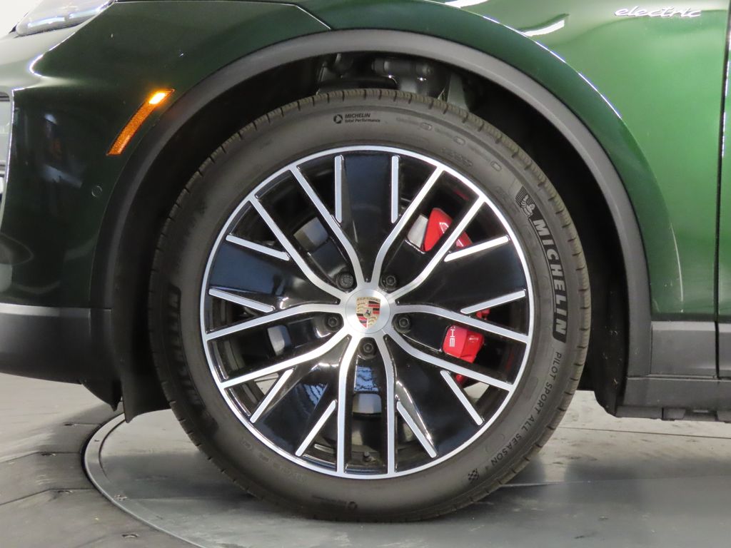 Thumbnail: 2025 Porsche Macan - 11