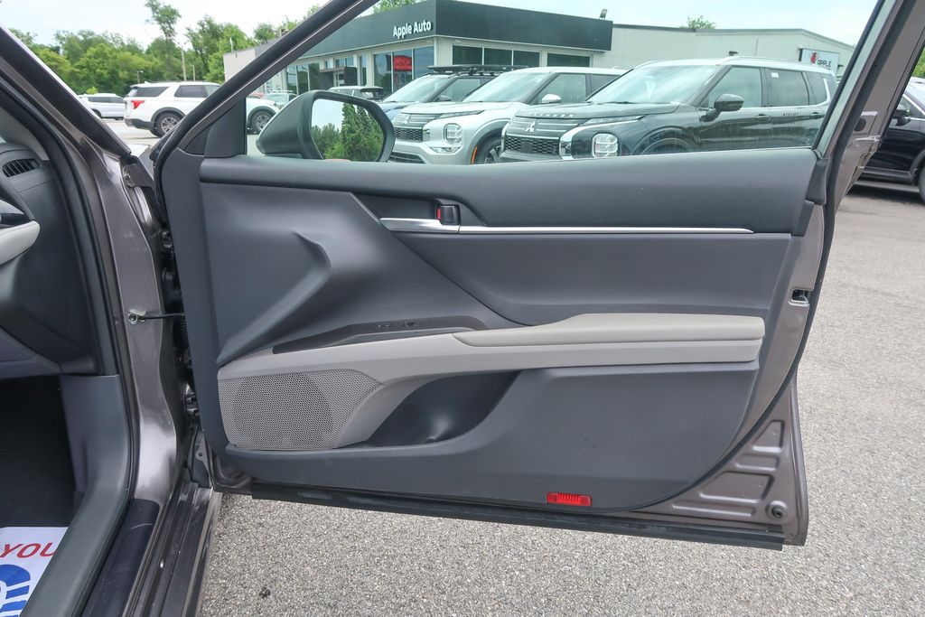 2023 Toyota Camry SE AWD