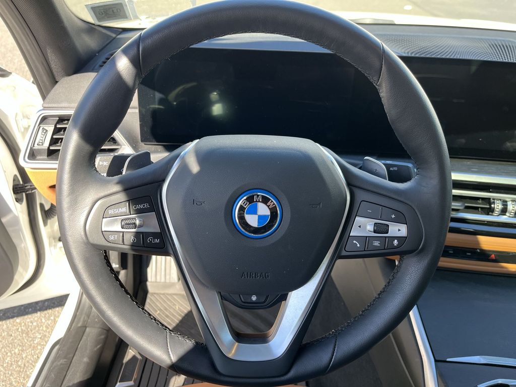 Thumbnail: 2024 BMW 3 Series - 14