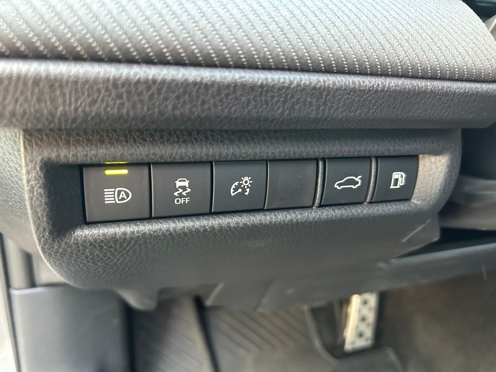 Thumbnail: 2025 Toyota Camry - 18