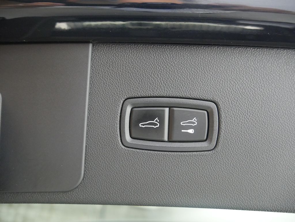 Thumbnail: 2023 Porsche Cayenne - 21